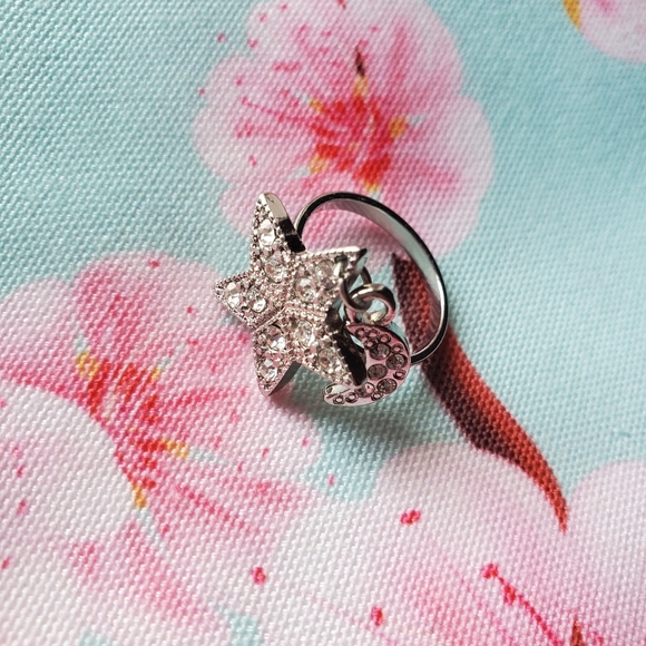Star Ring With Moon Charm - Picture 7 of 16